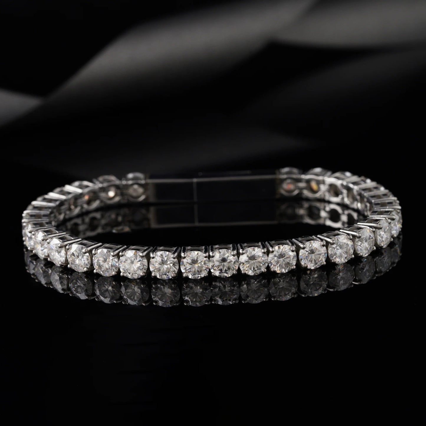 Round 0.50crt Tennis Bracelet / 316L Stainless steel ( Lab-grown / Moissanite diamonds)